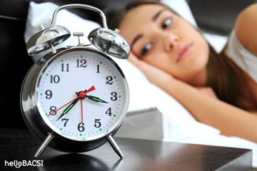 Cách cải thiện giấc ngủ do bệnh mất ngủ ở nữ giới với viên uống nội tiết tố nữ Hoàng Sơn 
